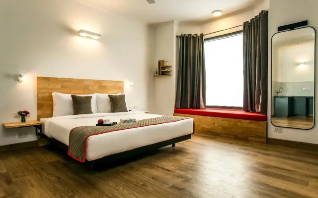 OYO Townhouse 412 Aditya International