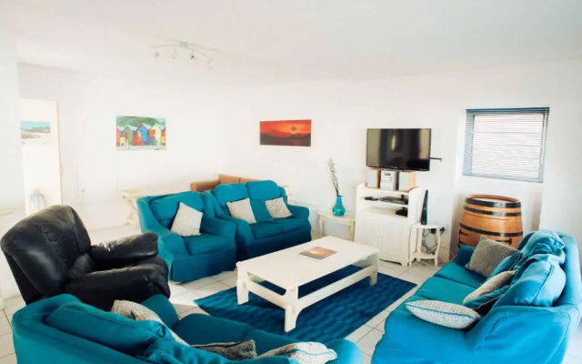 20 Cayman Beach, Gordon's Bay