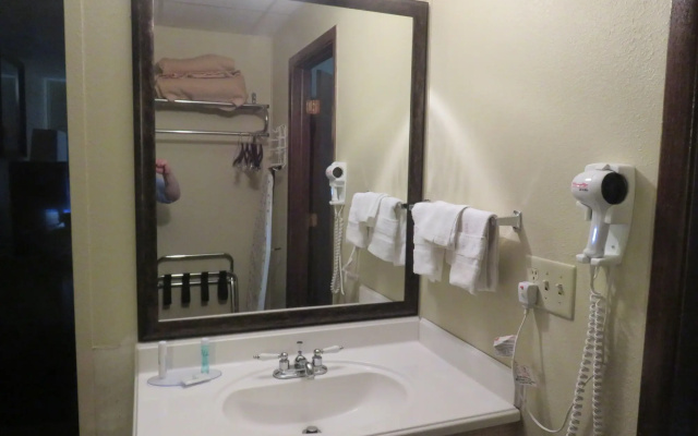 Americas Best Value Inn Story City