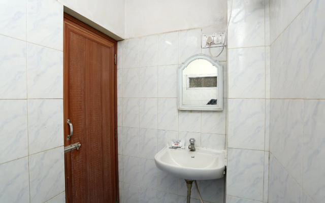 OYO 28731 Hotel Vishal