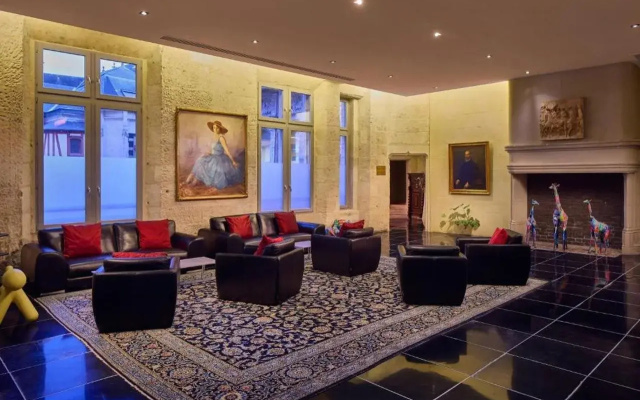 Hotel de Bourgtheroulde, Autograph Collection