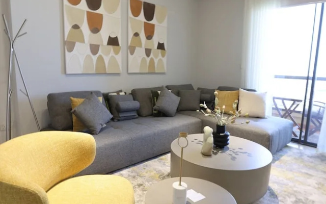Stylish 1BR with Serene Sea View