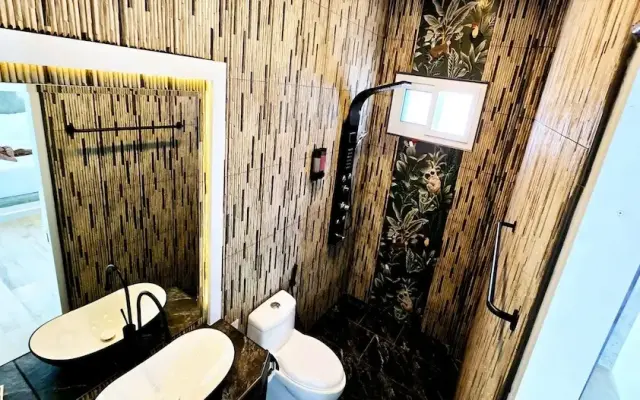 STARLAND Luxury Pool Villa Pattaya Walking Street