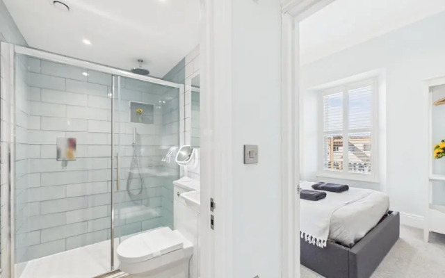 No. 6 Croft House - 1 Bedroom Apartment - Tenby
