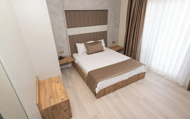 Holmi̇ Otel