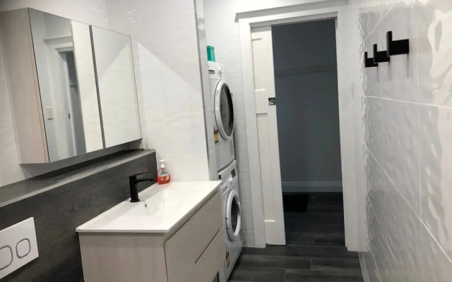 Luxury Double Bay Flat by Harbour Pool