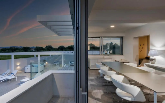 Lalic Gallery Villa