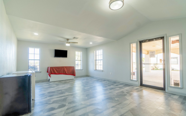 Pleasanton Executive Inn By OYO