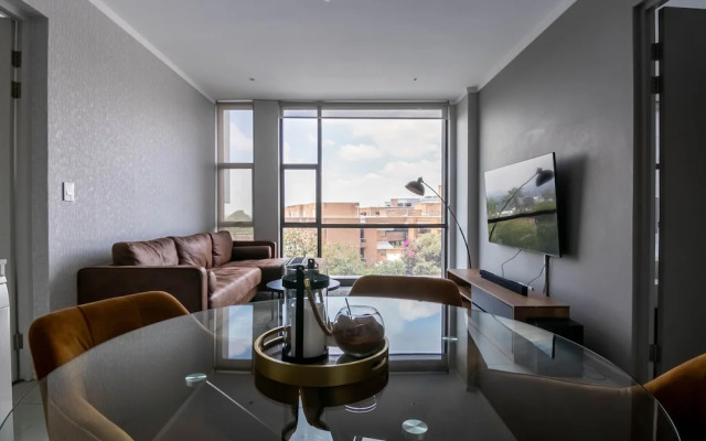 Sandton Smart Apartment Fifteen