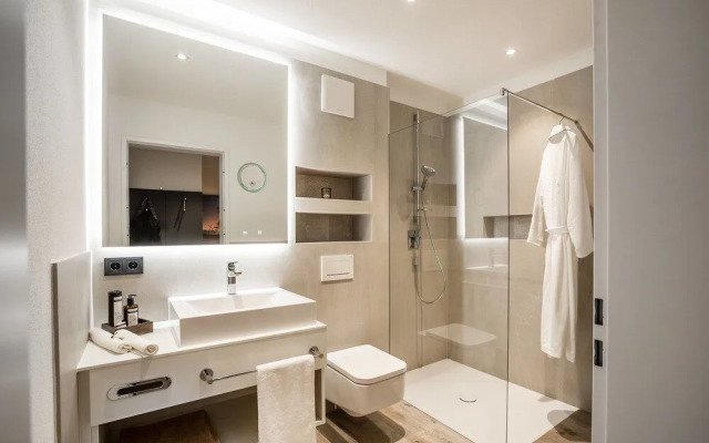 Primera Apartments