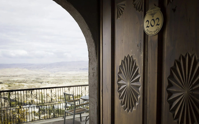 Hermes Cave Hotel