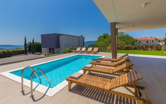 Villa Vista With Private Pool and Sauna