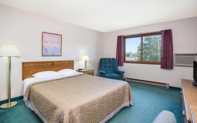 Wautoma Inn by OYO Near Airport WI 73