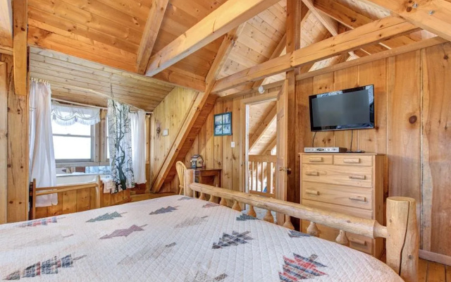 Bear Cave Haus by Jackson Mountain Rentals
