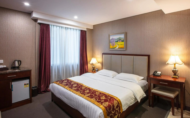 Megaboom City Hotel