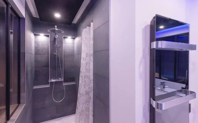 Appartement-Jacuzzi / Love Room a 800m du Centre (Adults Only)