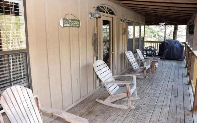 LAKE SONG - 2 Br Cabin