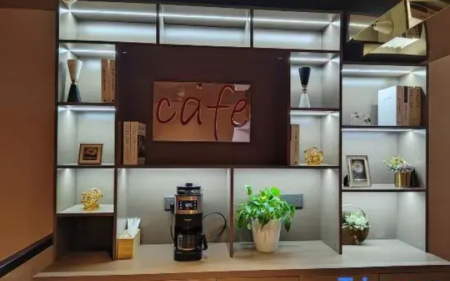 Homeinn Plus Hotel (Urumqi Xiaxigou Subway Station)
