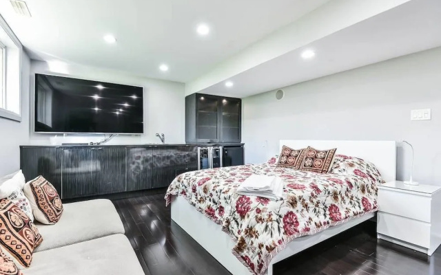 Markham Luxurious Home