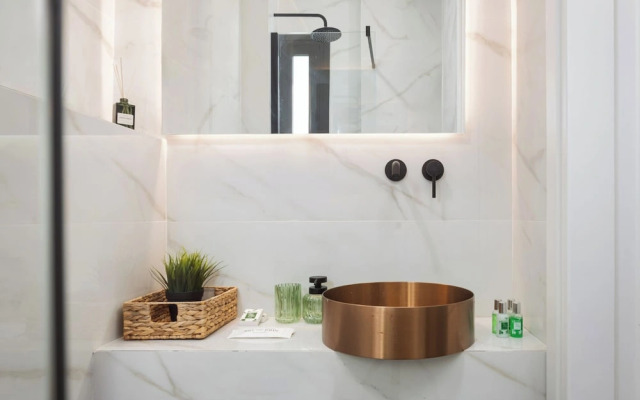 Glyfada Lux Olive Suites - Aura & Glow