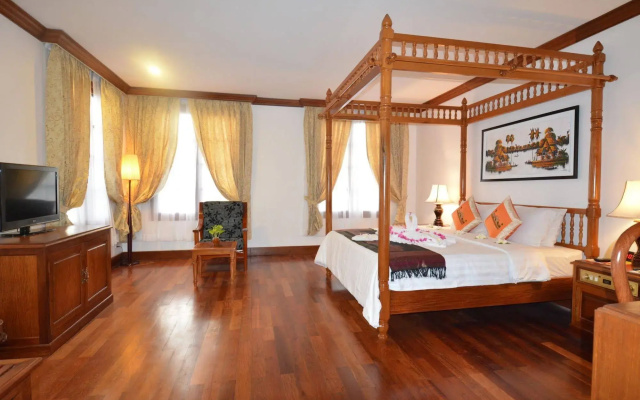 Royal Crown Hotel & Spa