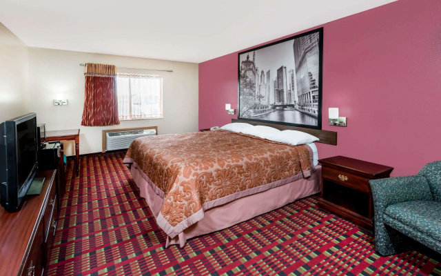 Super 8 by Wyndham Paris IL