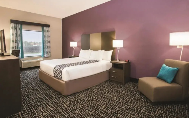 La Quinta Inn & Suites Pontoon Beach