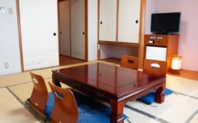 Hotel Yes Nagahama Ekimaekan