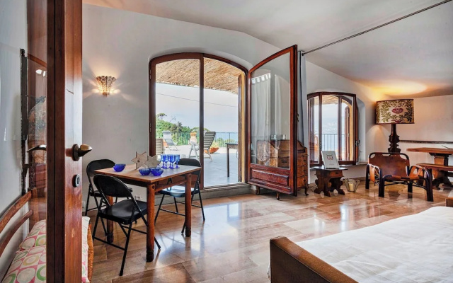 Stunning Sea View Apartment in Camogli