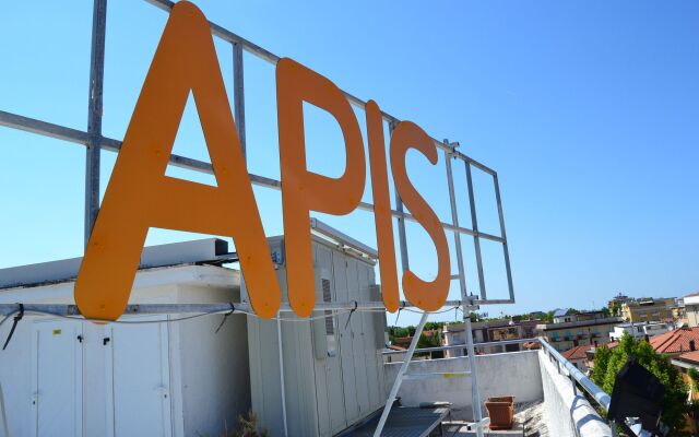 Hotel Apis вид на фасад
