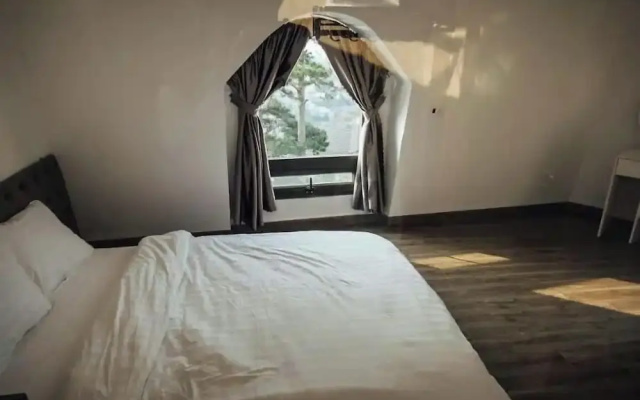 Minh Cương Hotel