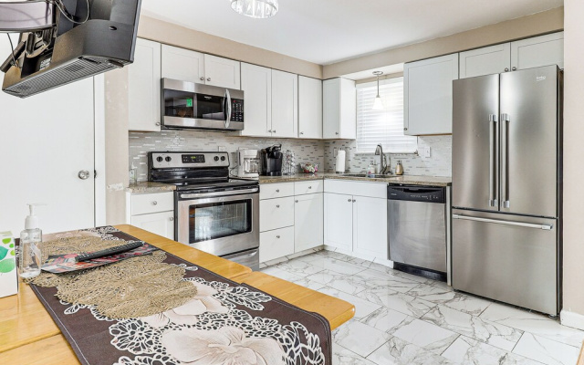 Remote-work Ready: Family Home Near Pittsburgh