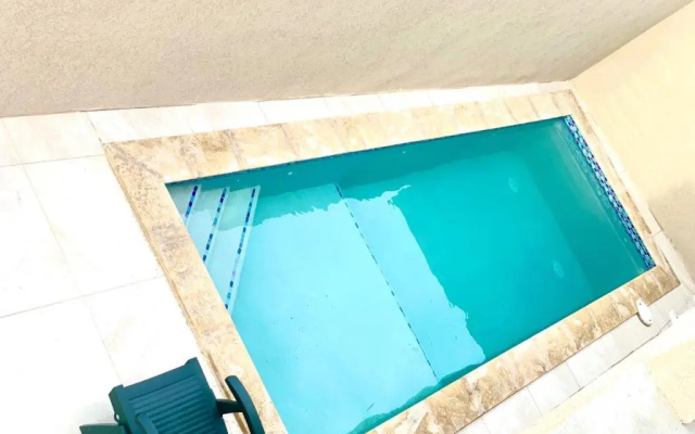 1-bed Apartment Sleeps 4 With Pool