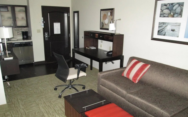 Staybridge Suites Bowling Green by IHG