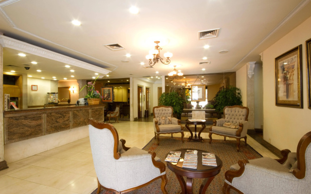 Le Premier Suites