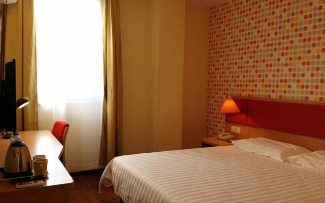 Home Inn Wuxi Anzhen Town