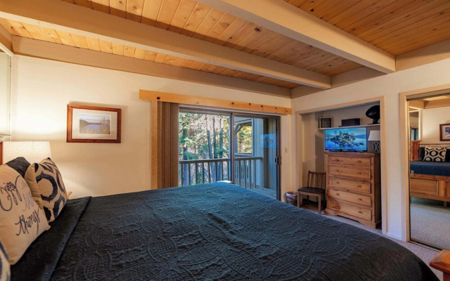 Creekside Chalet, Stay for 6
