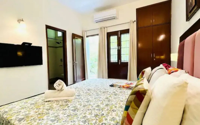 Bluo 2Bhk Panchsheel Enclave - Balcony Park