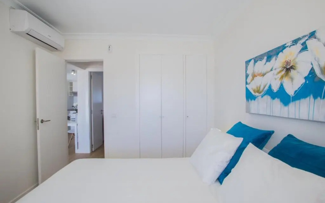 Flower Beach Suite 25