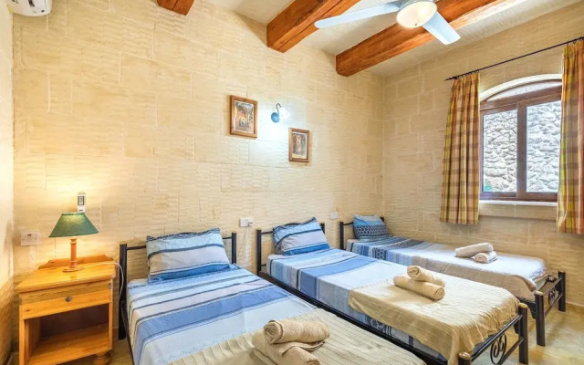 Villa Ta Debora Sleeps 7 With Pool