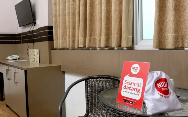 NIDA Rooms Railway Median Kantor Post