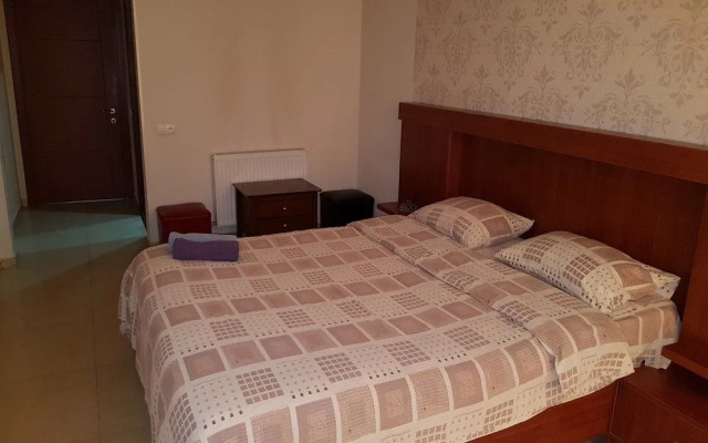 Hotel 999