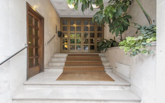 Отель Apartamento Principe de Vergara IV вид на фасад