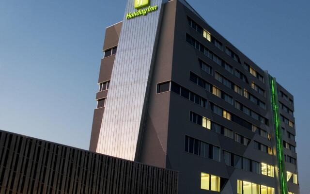 Отель Holiday Inn Bern Westside вид на фасад