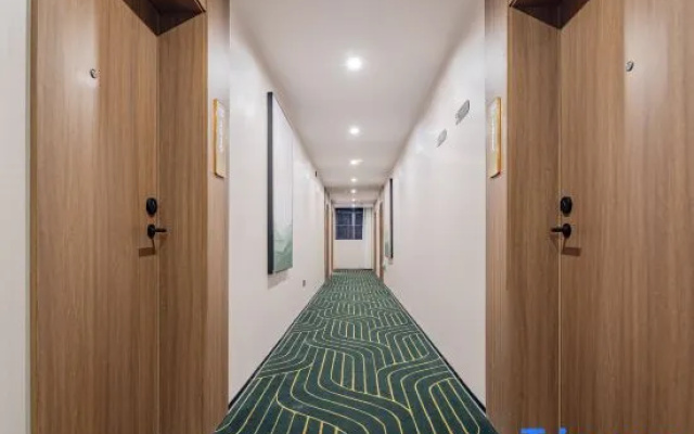 Yayue Hotel (People's Square)