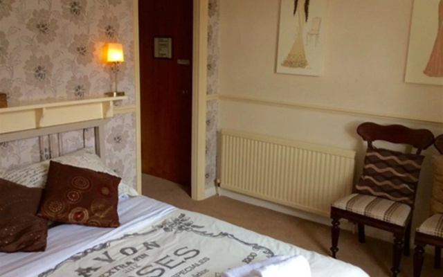 Plumpton Court