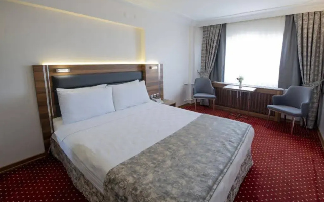 Atiskan Hotel