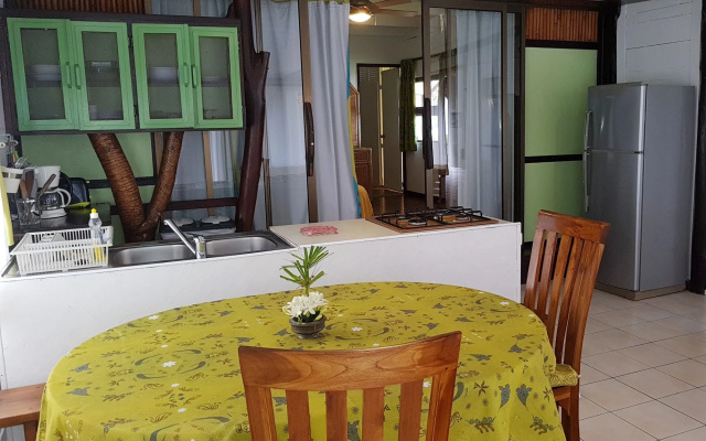 Linareva Moorea Beach Resort