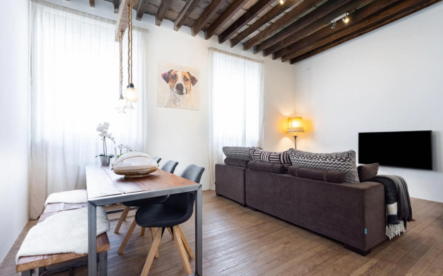 Home2Book Stunning Design House Arafo