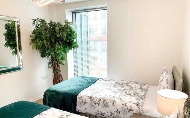 5 Bedroom 3 Bathroom Penthouse Apartment